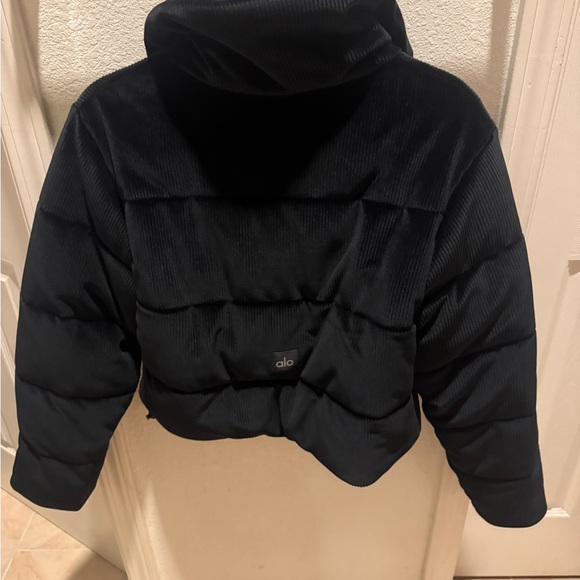 ALO Yoga Black Puffer Jacket - Picture 2 of 2